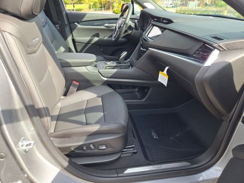New 2025 Cadillac XT5 Premium Luxury w/ LPO, Floor Liner Package image 7
