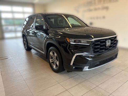 Certified 2025 Honda Pilot EX-L image 4
