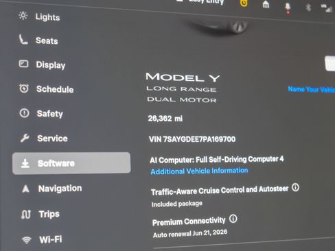 Used 2023 Tesla Model Y Long Range AWD/4WD image 23