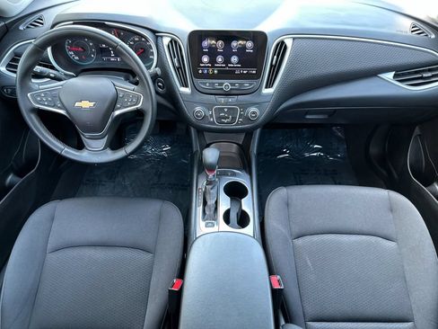 Used 2025 Chevrolet Malibu RS FWD image 12