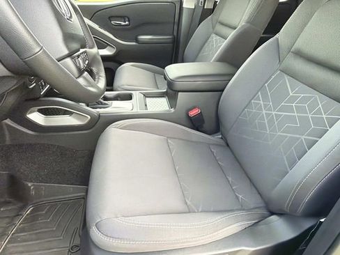 Used 2025 Nissan Frontier SV w/ SV Convenience Package RWD image 21