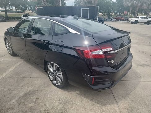 Used 2018 Honda Clarity Touring image 5