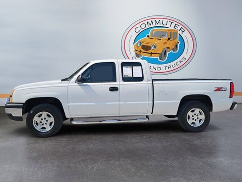 Used 2005 Chevrolet Silverado 1500 LS image 2