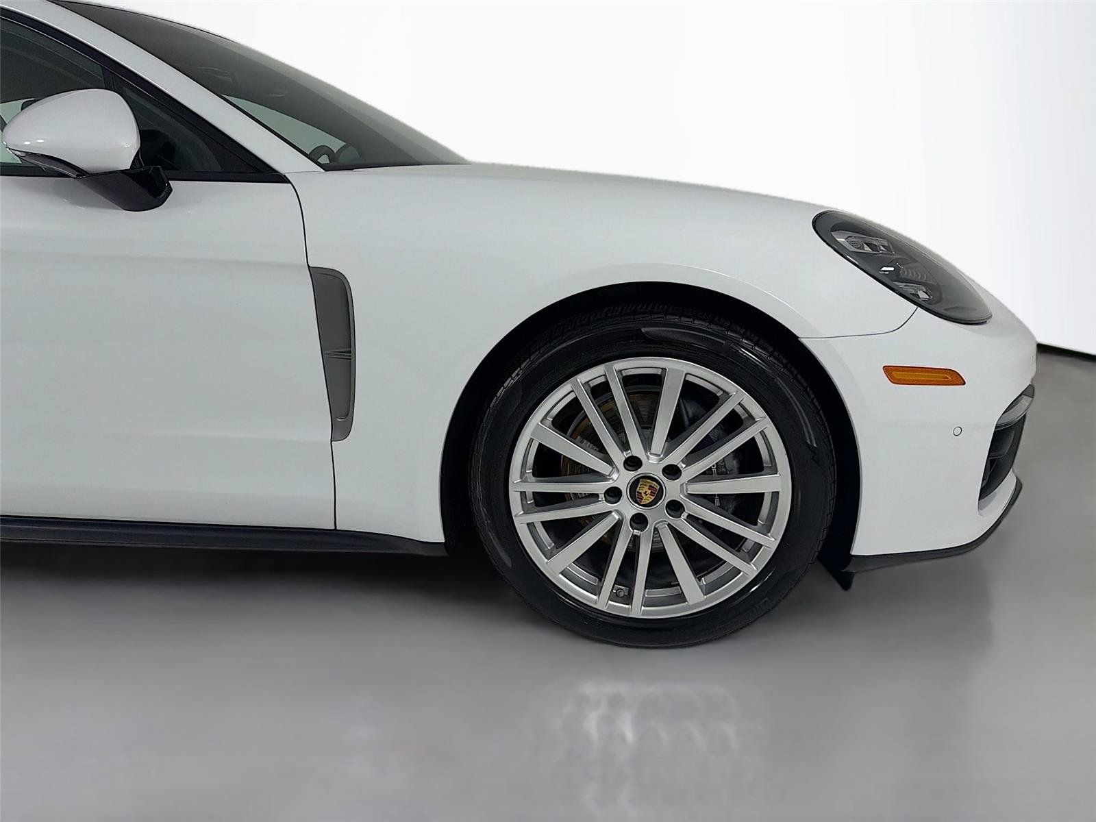 Used 2023 Porsche Panamera 4 Platinum Edition AWD/4WD image 28