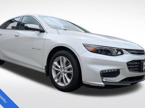 Used 2018 Chevrolet Malibu LT FWD image 1