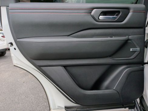 Used 2025 Nissan Armada PRO-4X w/ Pro-4X Premium Package image 36