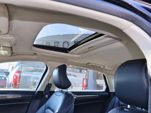 Used 2018 Ford Fusion SE w/ Equipment Group 602A image 10