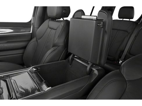 Used 2023 Jeep Wagoneer 4WD image 17