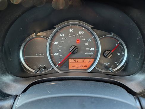 Used 2012 Toyota Yaris SE image 23