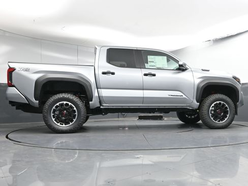 New 2025 Toyota Tacoma TRD Off-Road image 21