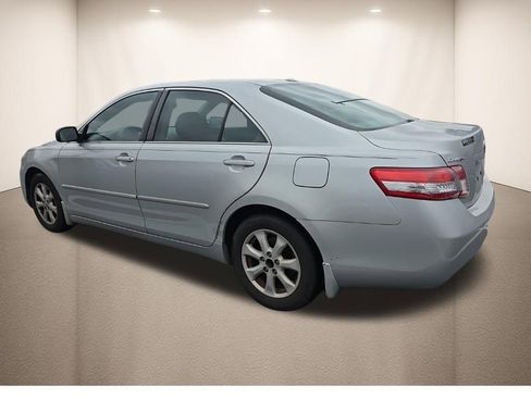 Used 2011 Toyota Camry LE w/ LE Extra-Value Pkg image 8