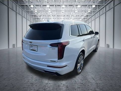 Used 2023 Cadillac XT6 Premium Luxury w/ Technology Package FWD image 5