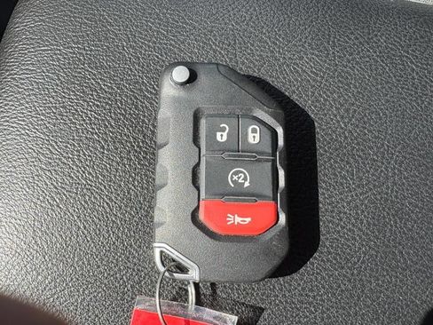 Used 2020 Jeep Gladiator Rubicon AWD/4WD image 24