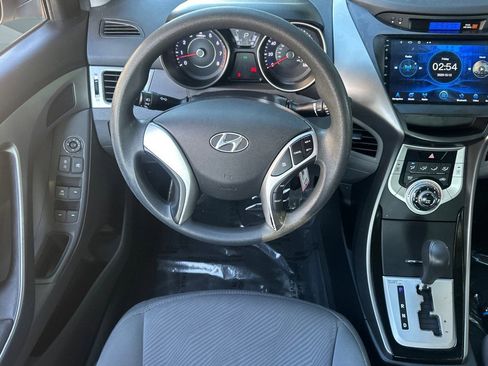 Used 2012 Hyundai Elantra GLS image 28