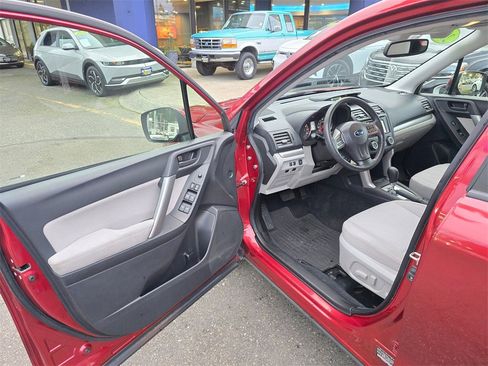 Used 2015 Subaru Forester 2.5i Premium image 19