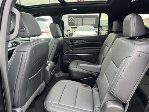 Certified 2025 Chevrolet Traverse LT w/ Sun and Wheel Package image 9