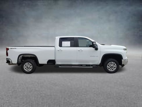 Used 2025 Chevrolet Silverado 2500 LT w/ Convenience Package AWD/4WD image 8