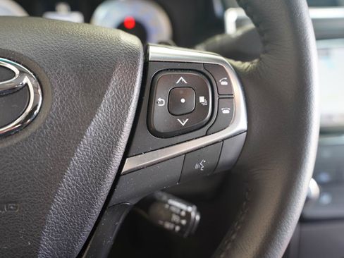 Used 2016 Toyota Camry SE FWD image 16