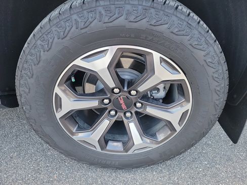 Used 2025 GMC Yukon AT4 Ultimate image 23