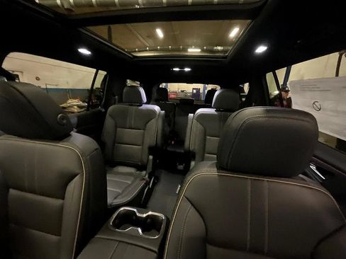 New 2026 Chevrolet Traverse High Country w/ LPO, Floor Liner Package AWD/4WD image 26