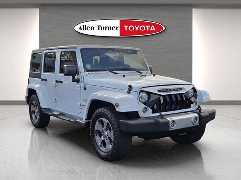 Used 2018 Jeep Wrangler Unlimited Sahara AWD/4WD image 11