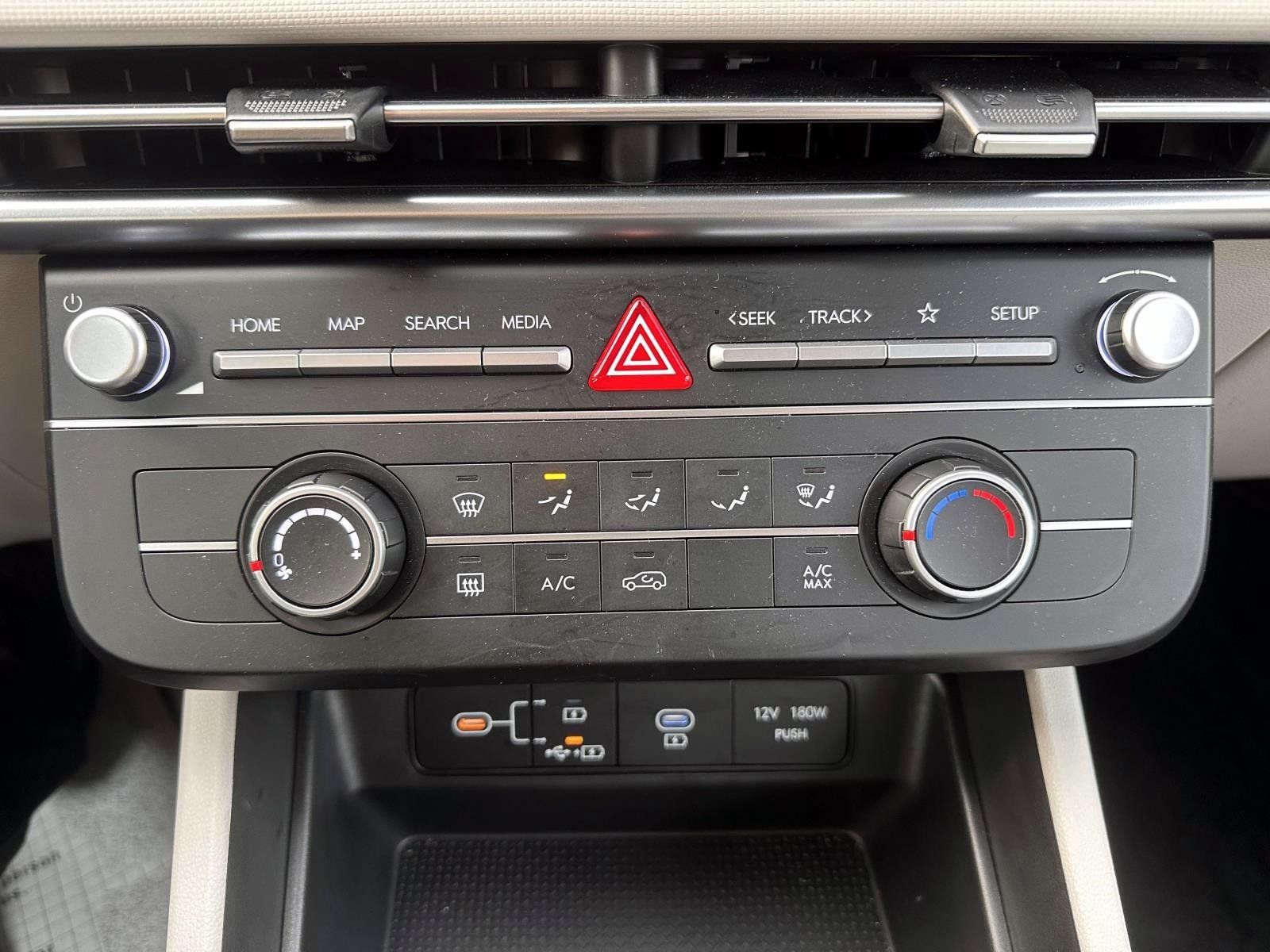 Used 2025 Hyundai Tucson SE AWD/4WD image 23
