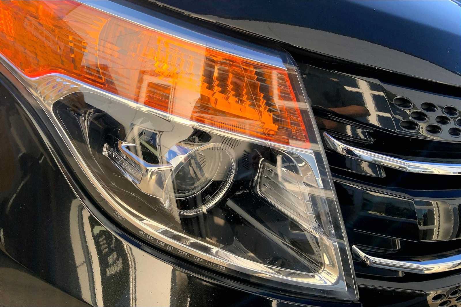 Used 2015 Ford Explorer Limited w/ Equipment Group 302A AWD/4WD image 26