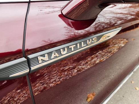 Used 2021 Lincoln Nautilus Reserve w/ Cargo Utility Package image 10