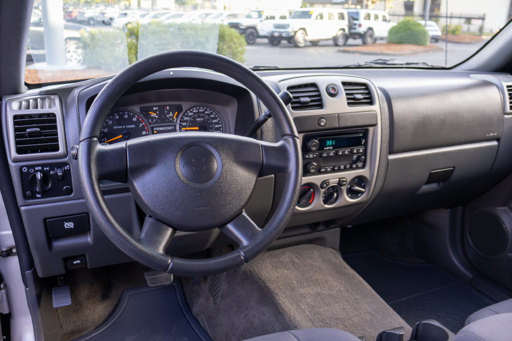 Used 2005 Chevrolet Colorado LS RWD image 16