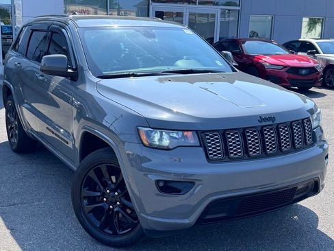 Used 2020 Jeep Grand Cherokee Altitude AWD/4WD image 1