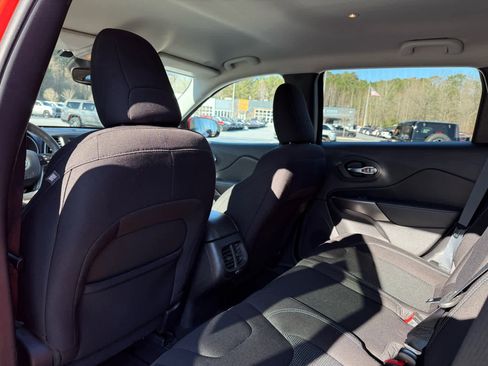 Used 2021 Jeep Cherokee Latitude image 27