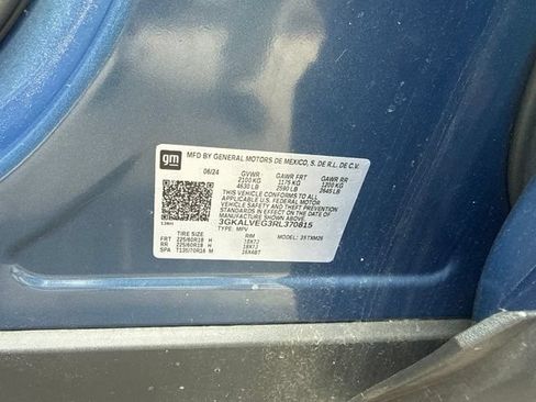 Used 2024 GMC Terrain SLT AWD/4WD image 4