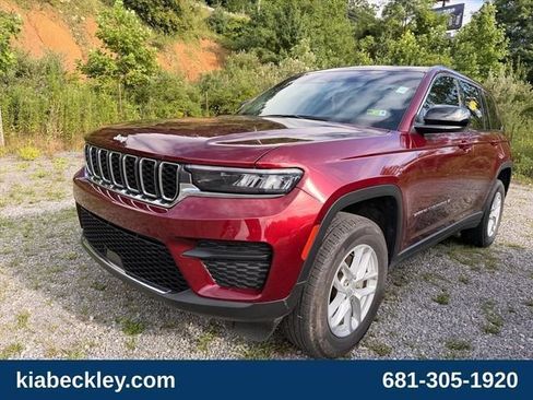 Used 2024 Jeep Grand Cherokee Laredo X w/ Trailer Tow Package AWD/4WD image 2