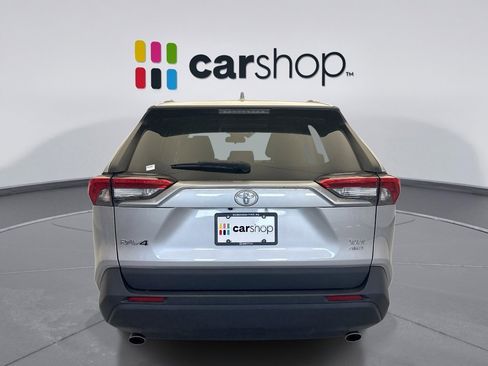 Used 2022 Toyota RAV4 XLE w/ Convenience Package AWD/4WD image 4
