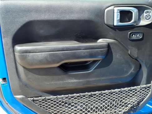Used 2021 Jeep Gladiator Sport AWD/4WD image 13