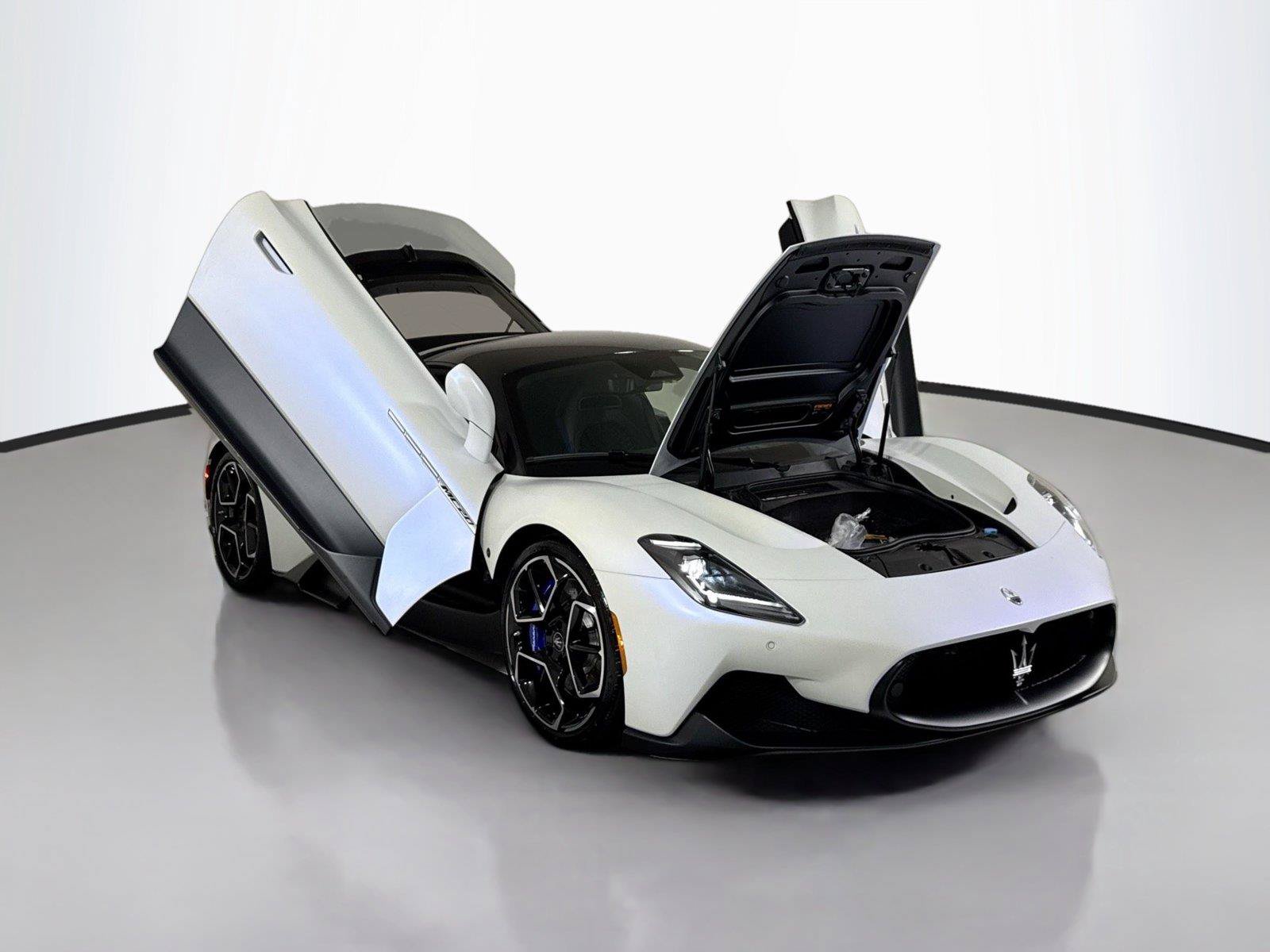 Used 2023 Maserati MC20 Coupe RWD image 40