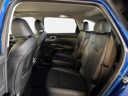 Certified 2023 Kia Sorento SX image 24