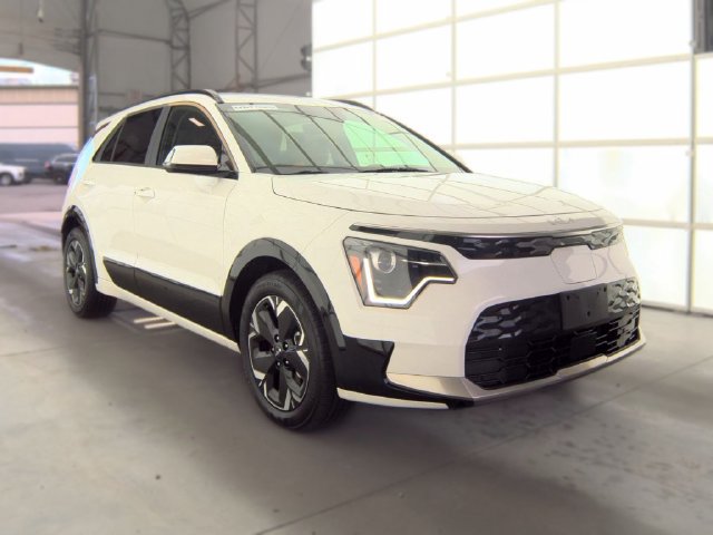Used 2024 Kia Niro Wind w/ Wind Preserve Package FWD image 3