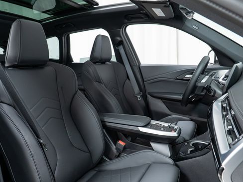 New 2025 BMW X1 xDrive28i w/ Technology Package image 22