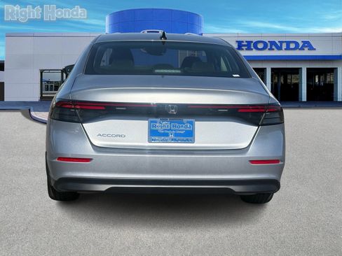 Certified 2025 Honda Accord SE image 7