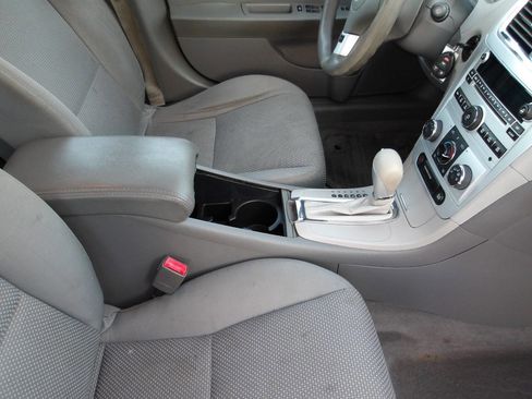 Used 2010 Chevrolet Malibu LS image 16