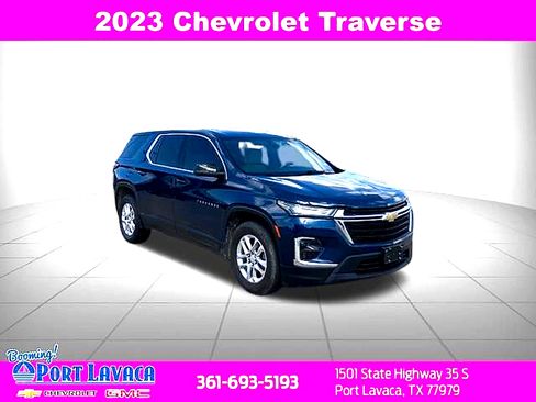 Used 2023 Chevrolet Traverse LS FWD image 9