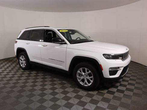 Used 2023 Jeep Grand Cherokee Limited image 1