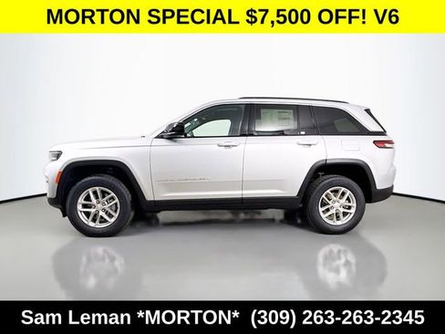 New 2025 Jeep Grand Cherokee Laredo w/ Luxury Tech Group I AWD/4WD image 4