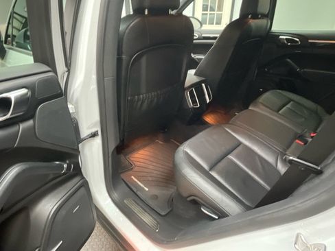 Used 2014 Porsche Cayenne AWD/4WD image 28
