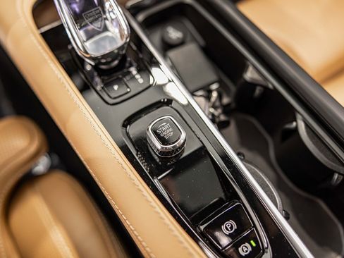 Used 2023 Volvo V90 B6 Cross Country Ultimate w/ Climate Package image 30