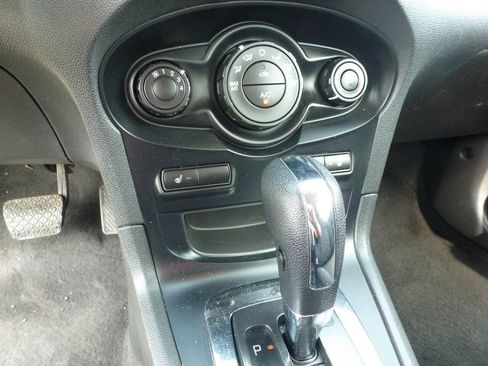 Used 2012 Ford Fiesta SE FWD image 22
