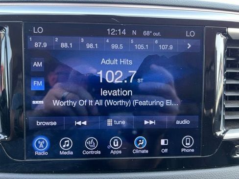 Certified 2017 Chrysler Pacifica Touring-L FWD image 26