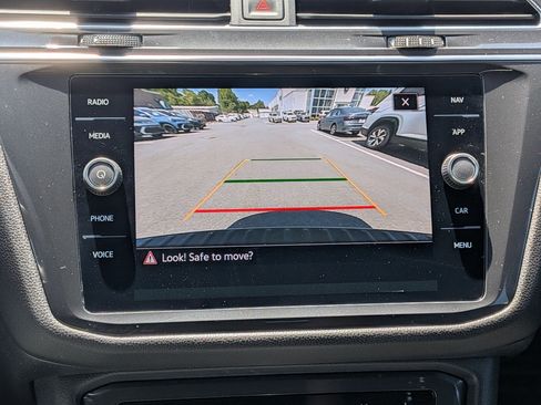 Used 2023 Volkswagen Tiguan SEL R-Line image 24