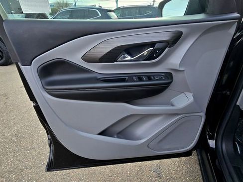 Used 2024 GMC Terrain SLE image 20